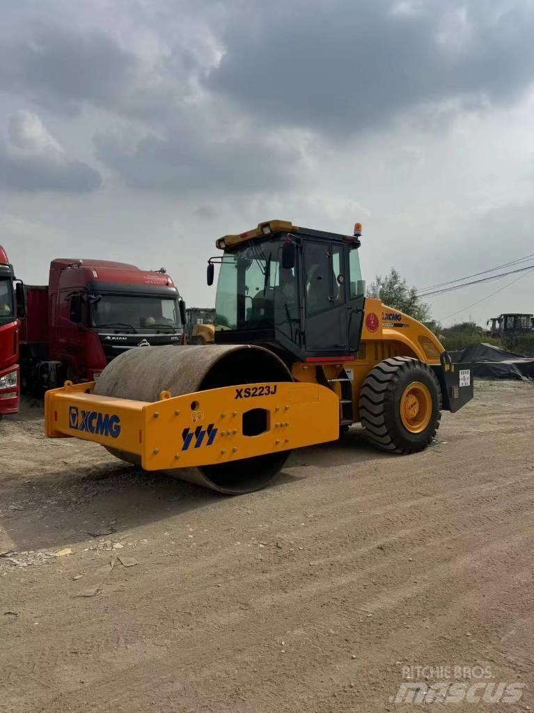 XCMG XS 223 J Ühe trumliga rullid