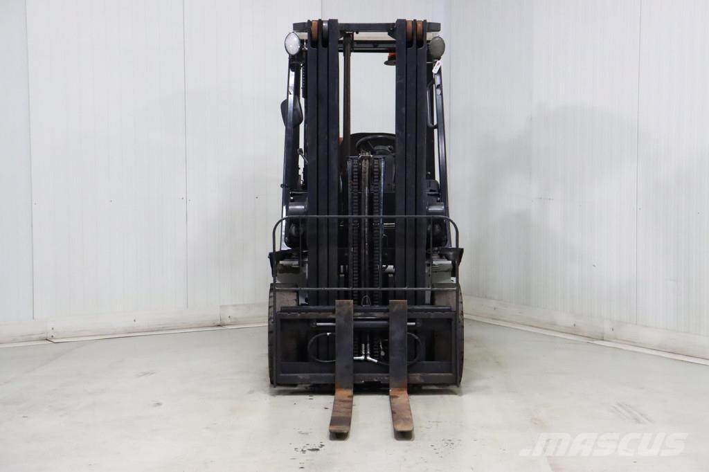 Nissan U1D2A20LQ Gaasitõstukid