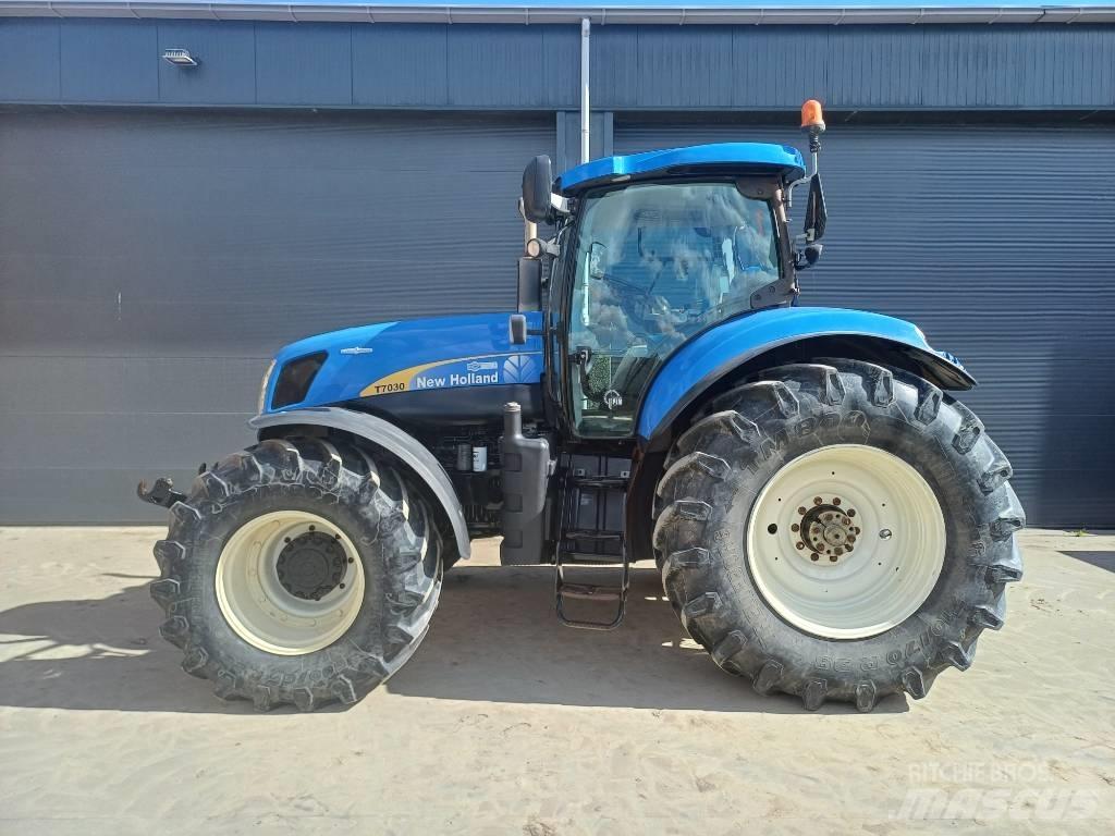 New Holland T7030AC Traktorid