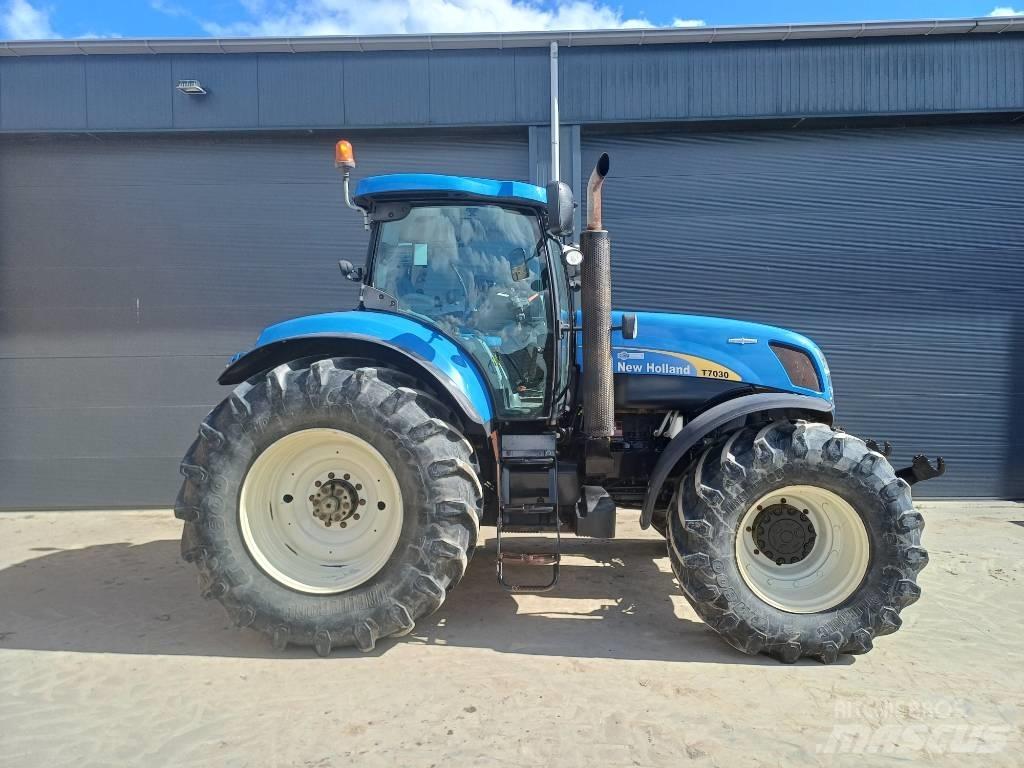 New Holland T7030AC Traktorid