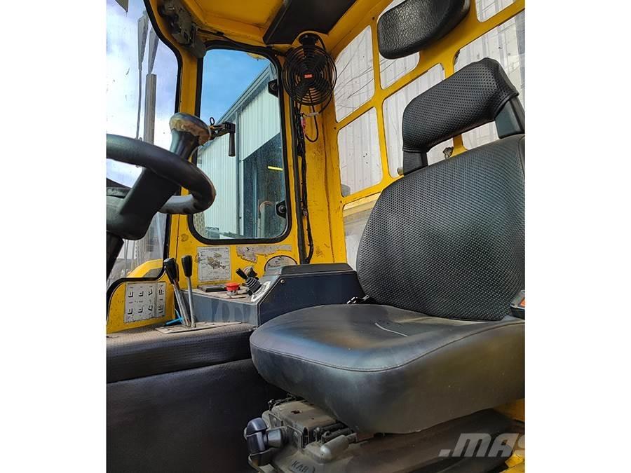 Combilift C4000 Neljasuuna lükandmastiga tõstukid