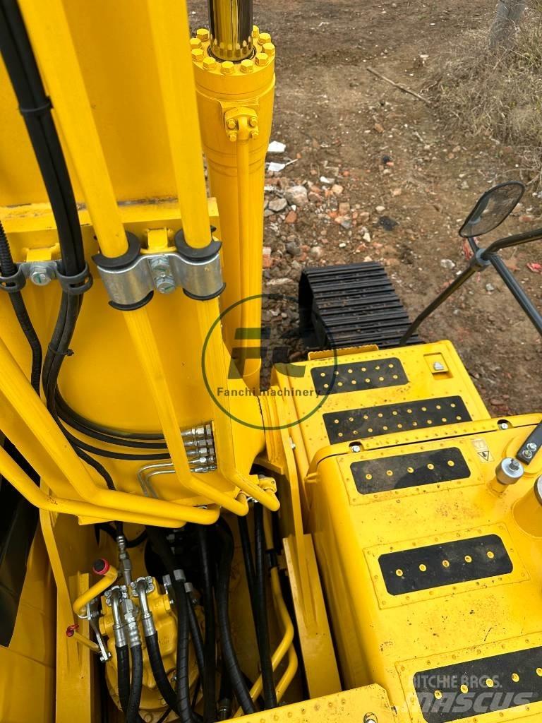 Komatsu PC 240-8 Roomikekskavaatorid