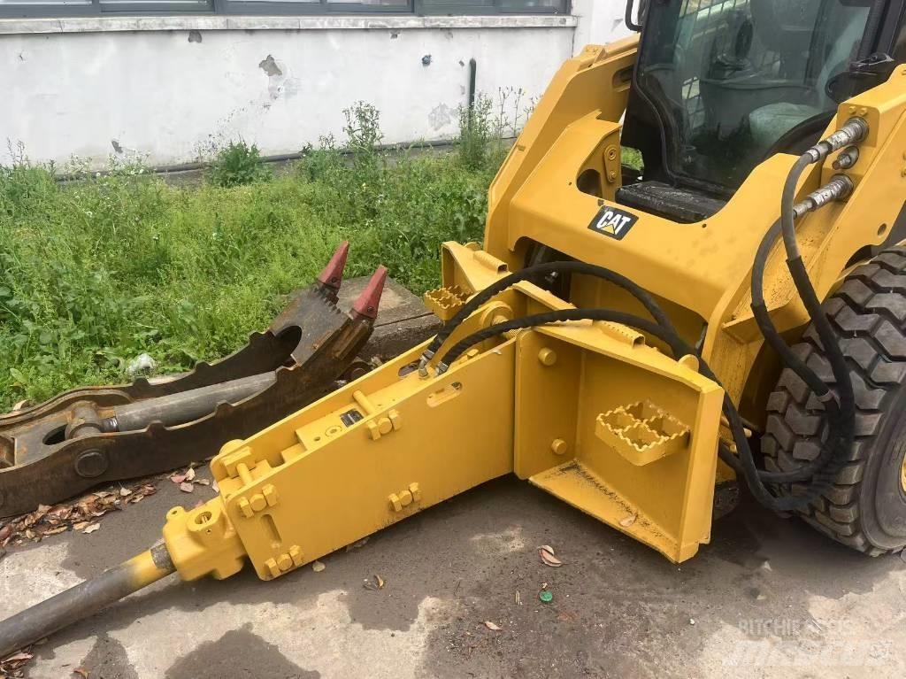 CAT 246 D Kompaktlaadurid