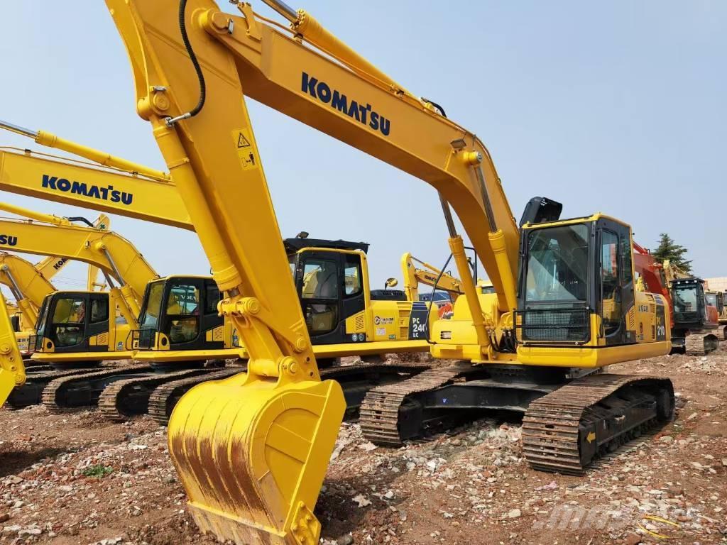 Komatsu 210 Roomikekskavaatorid