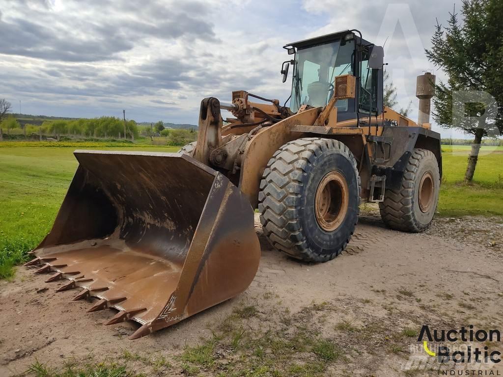 CASE 821 C Rataslaadurid