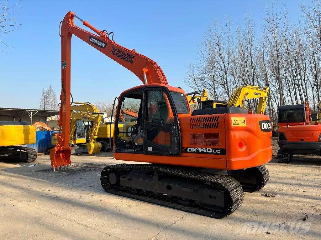 Doosan DX140 Roomikekskavaatorid