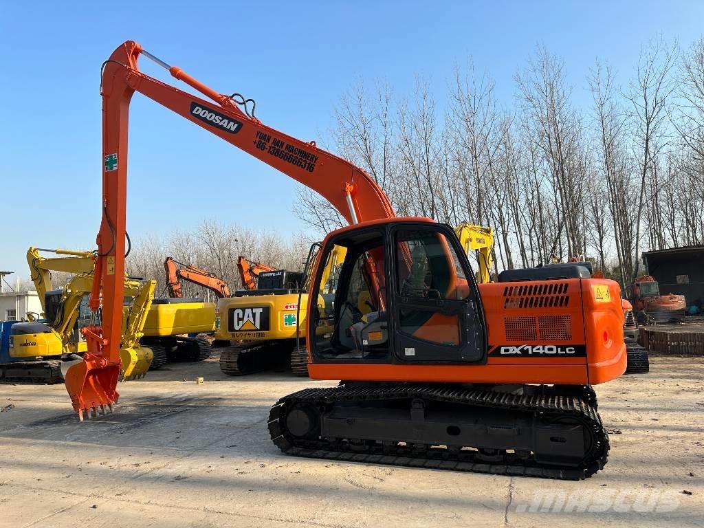 Doosan DX140 Roomikekskavaatorid