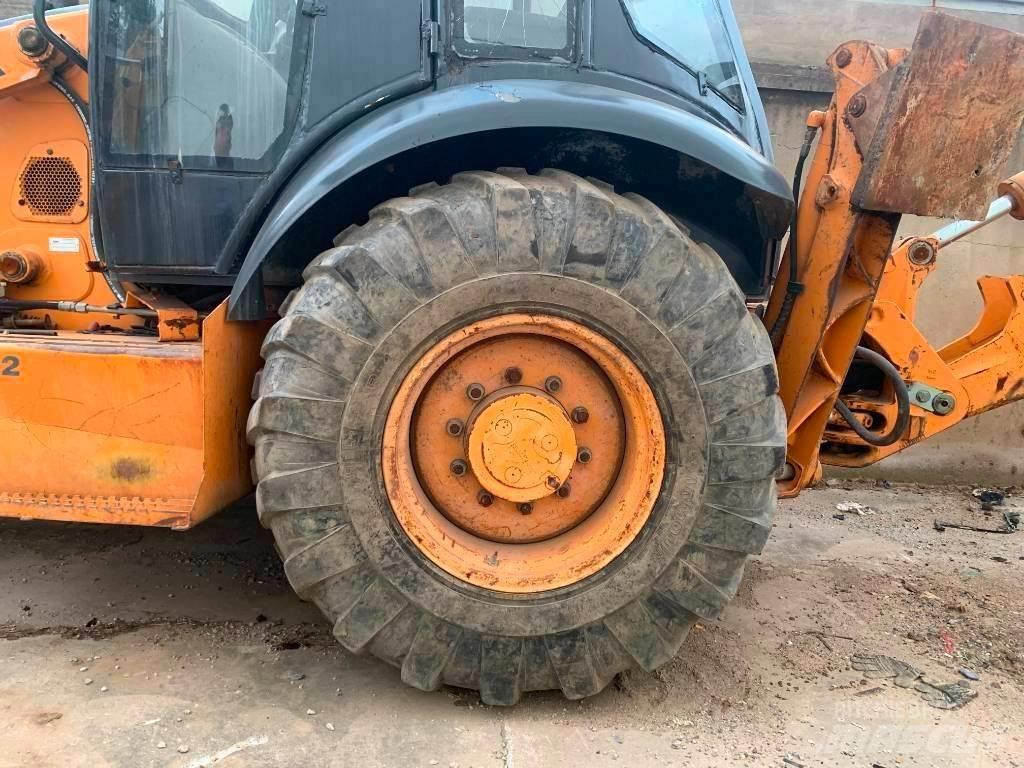 CASE 580 M Ekskavaatorlaadurid