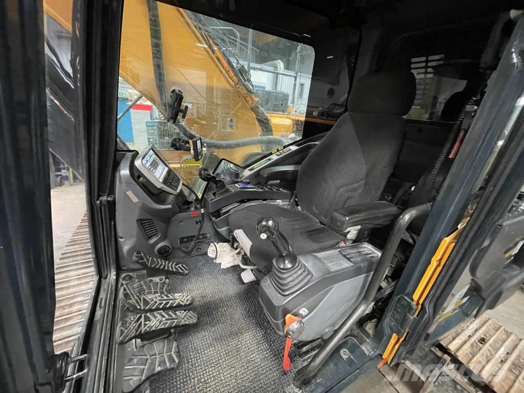 Hyundai HX 260 L Roomikekskavaatorid