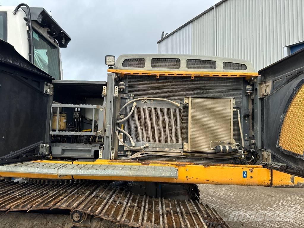 Liebherr R 946 Roomikekskavaatorid