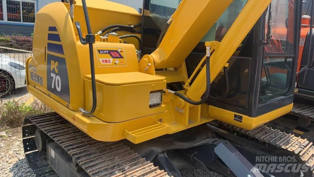 Komatsu PC 70-8 Roomikekskavaatorid