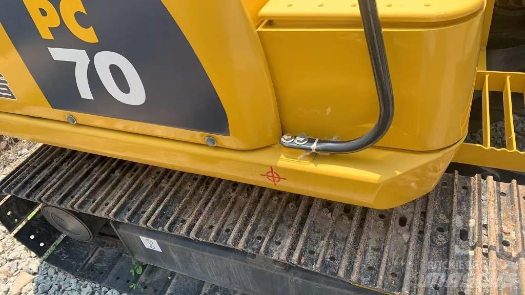 Komatsu PC 70-8 Roomikekskavaatorid