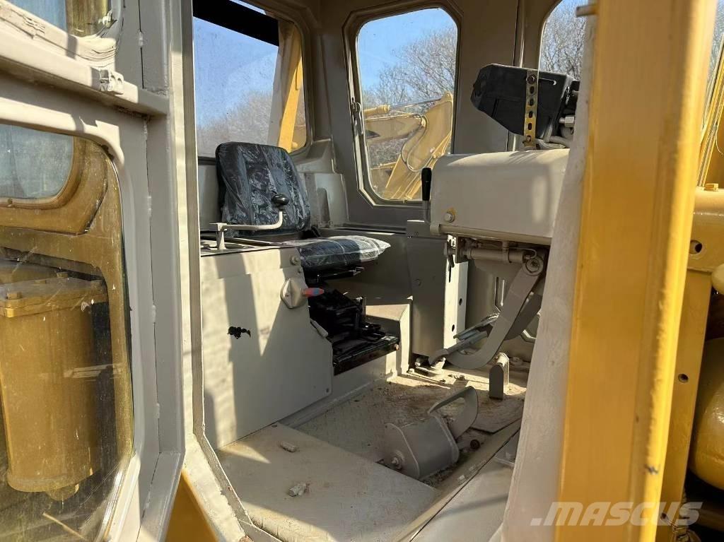 CAT D 8 K Buldooserid