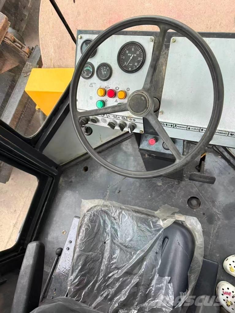 Dynapac CA 30 D Ühe trumliga rullid