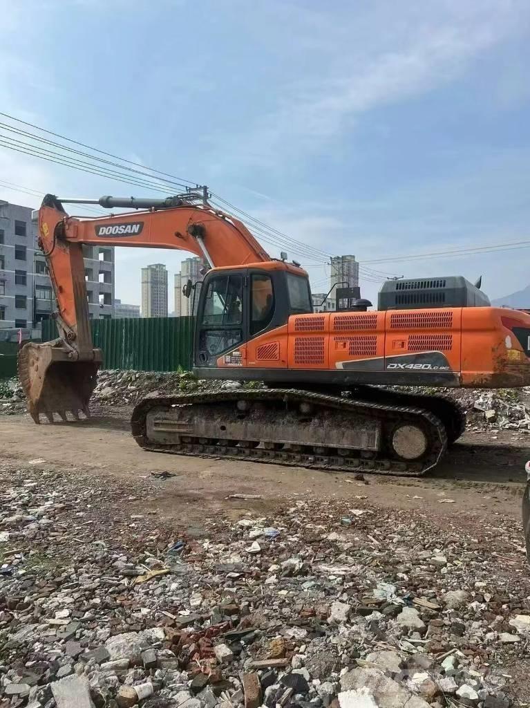 Doosan DX420LC Roomikekskavaatorid