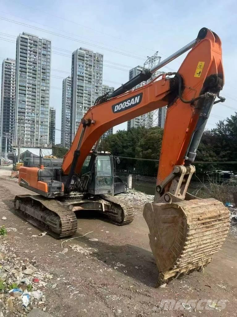 Doosan DX420LC Roomikekskavaatorid