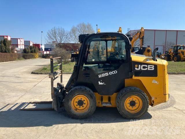 JCB 225 Kompaktlaadurid