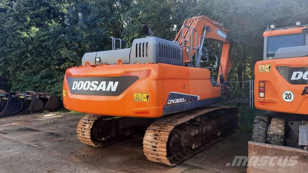 Doosan DX 300 LC-5 Roomikekskavaatorid
