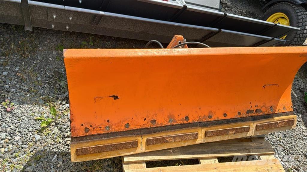 John Deere 3720 Kompakttraktorid