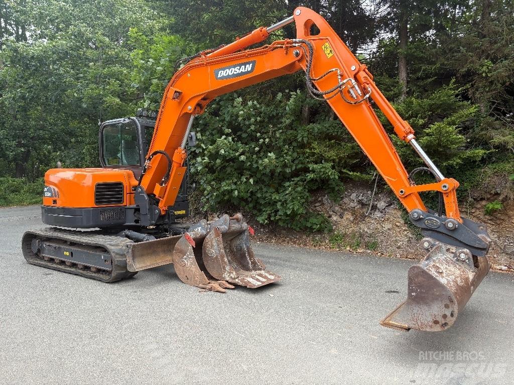 Doosan DX 85 R Väikeekskavaatorid 7t-12t