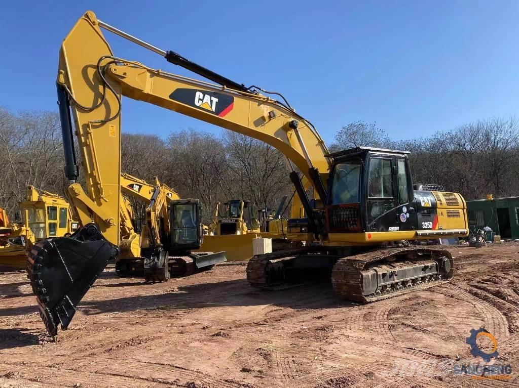 CAT 325 D Roomikekskavaatorid