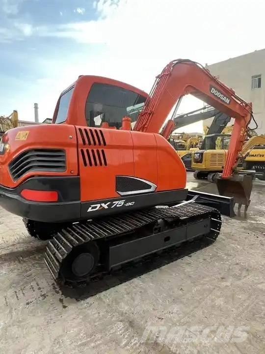 Doosan DX75-9C Väikeekskavaatorid 7t-12t