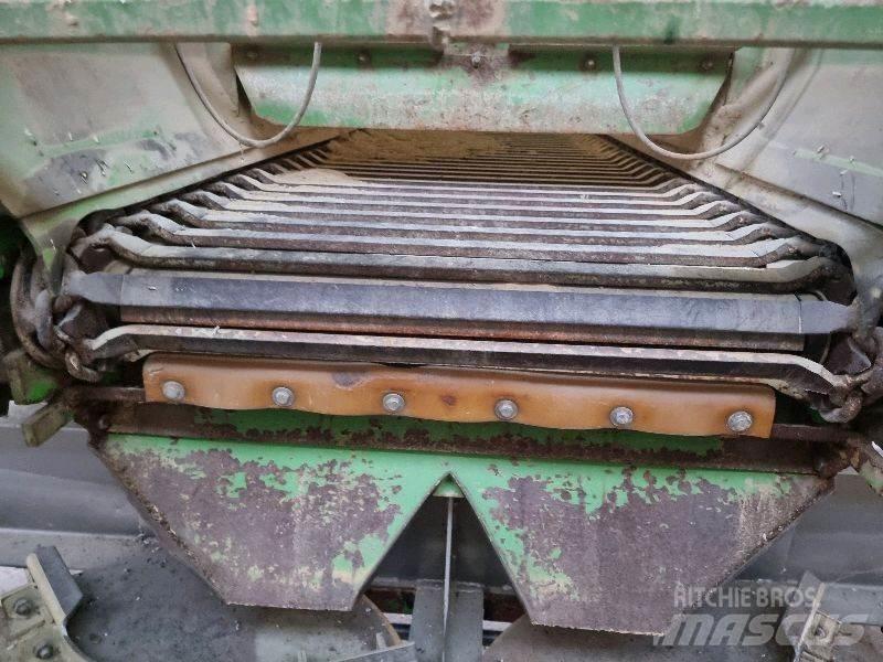  GÜSTROWER D056 Mineraalväetise laoturid