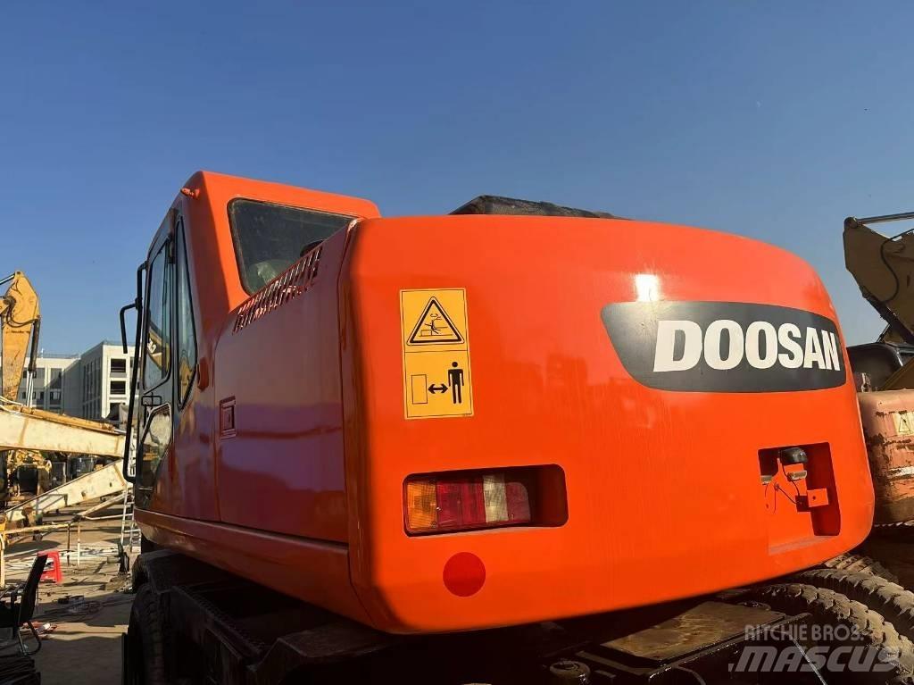 Doosan 150 W-7 Ratasekskavaatorid