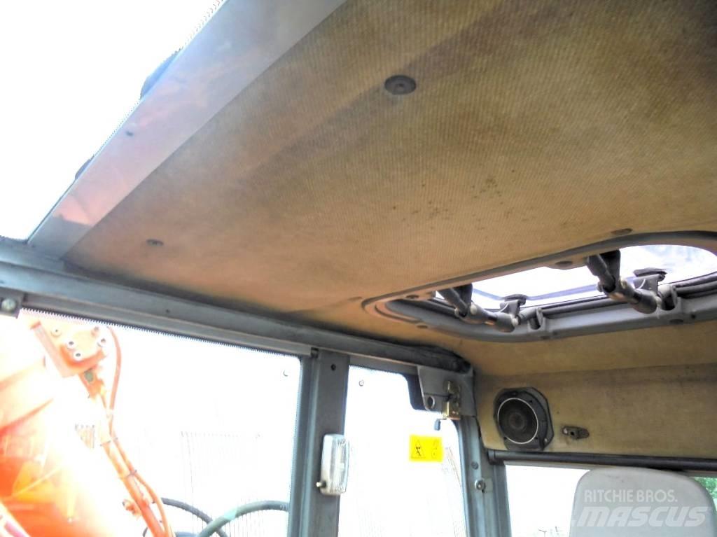 Hitachi FH 130 W-3 Ratasekskavaatorid