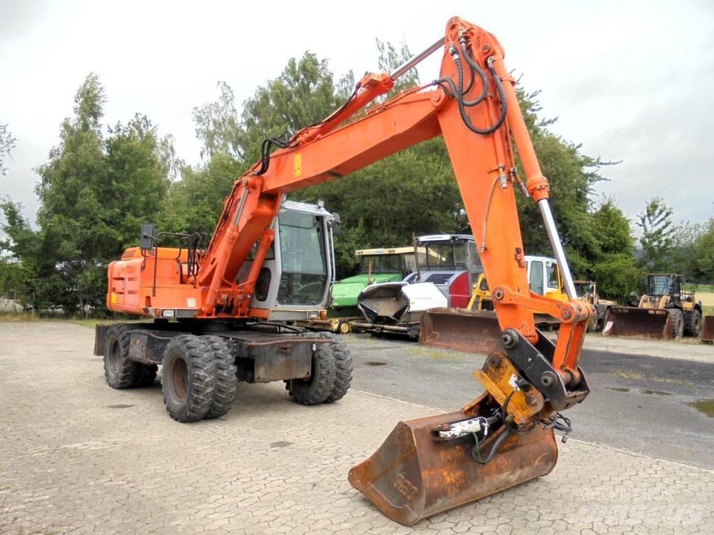 Hitachi FH 130 W-3 Ratasekskavaatorid