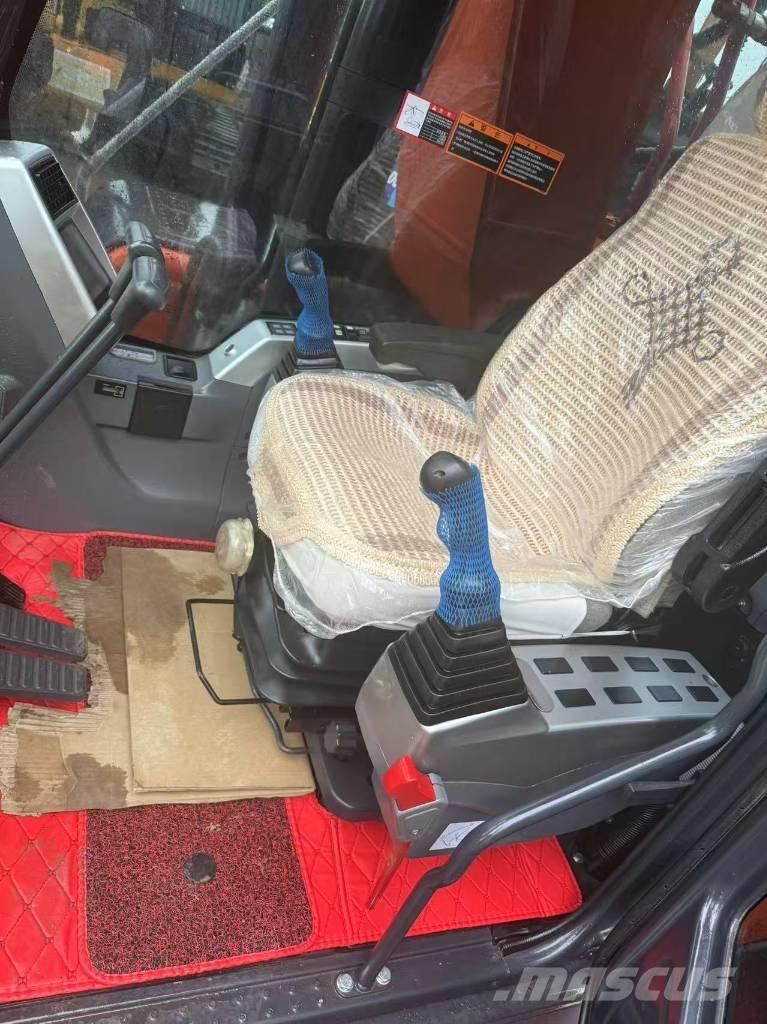 Doosan DX 225 Roomikekskavaatorid