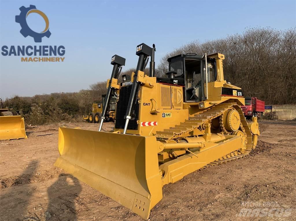 CAT D 7 R Buldooserid