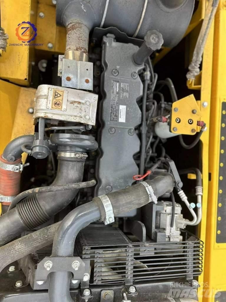 Komatsu PC 240-8 Roomikekskavaatorid