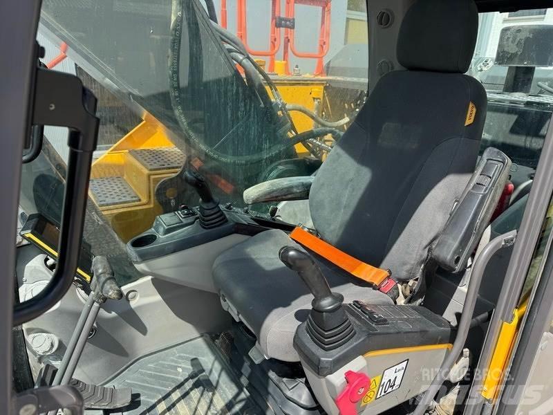 Volvo EC 300 EL Roomikekskavaatorid