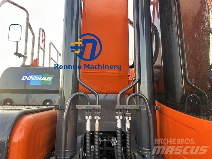 Doosan DX 300LC-9C Roomikekskavaatorid