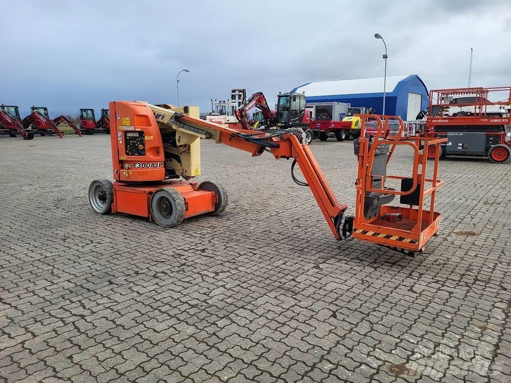 JLG E 300 AJP Iseliikuvad poomtõstukid