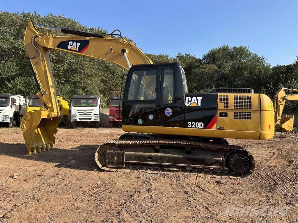CAT 320 D Roomikekskavaatorid