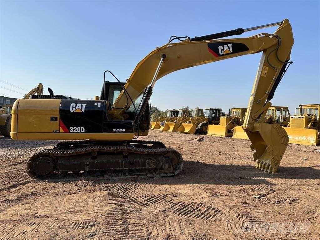 CAT 320 D Roomikekskavaatorid