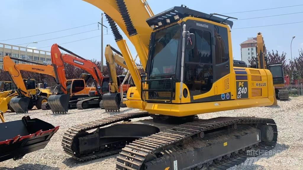 Komatsu PC 240 Roomikekskavaatorid