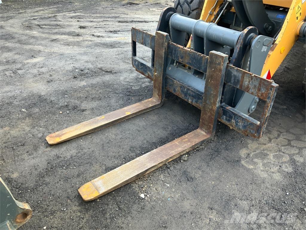 Liebherr L526 Rataslaadurid