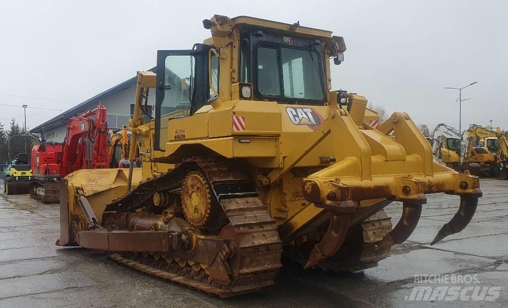 CAT D 6 T XL Buldooserid
