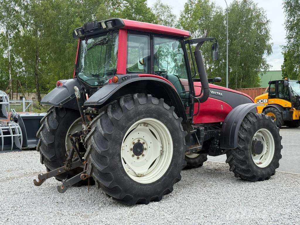 Valtra T 161 Traktorid