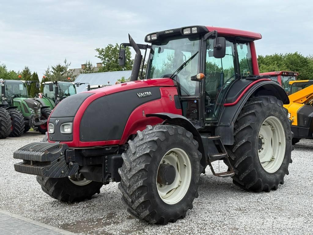 Valtra T 161 Traktorid