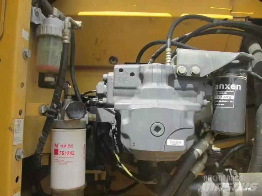 Komatsu PC 210-7 Roomikekskavaatorid