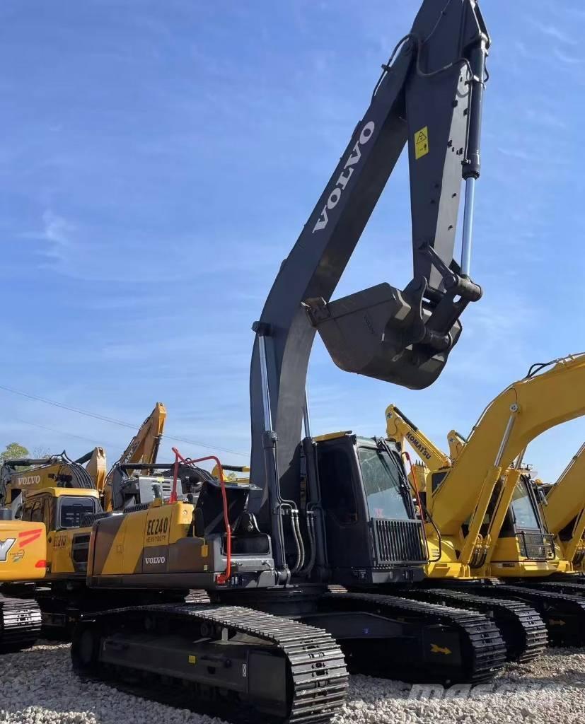 Volvo EC 240 Roomikekskavaatorid