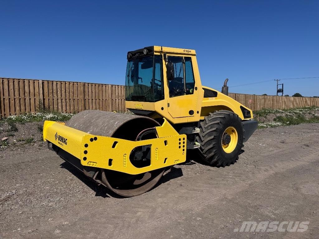 Bomag BW 213 D H-4 Ühe trumliga rullid