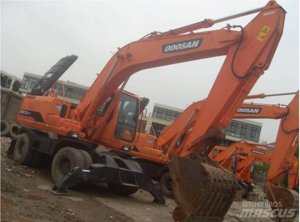 Doosan DH 210 W-7 Ratasekskavaatorid