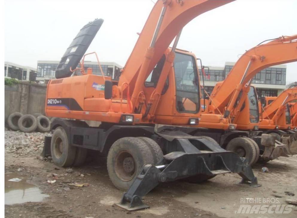 Doosan DH 210 W-7 Ratasekskavaatorid