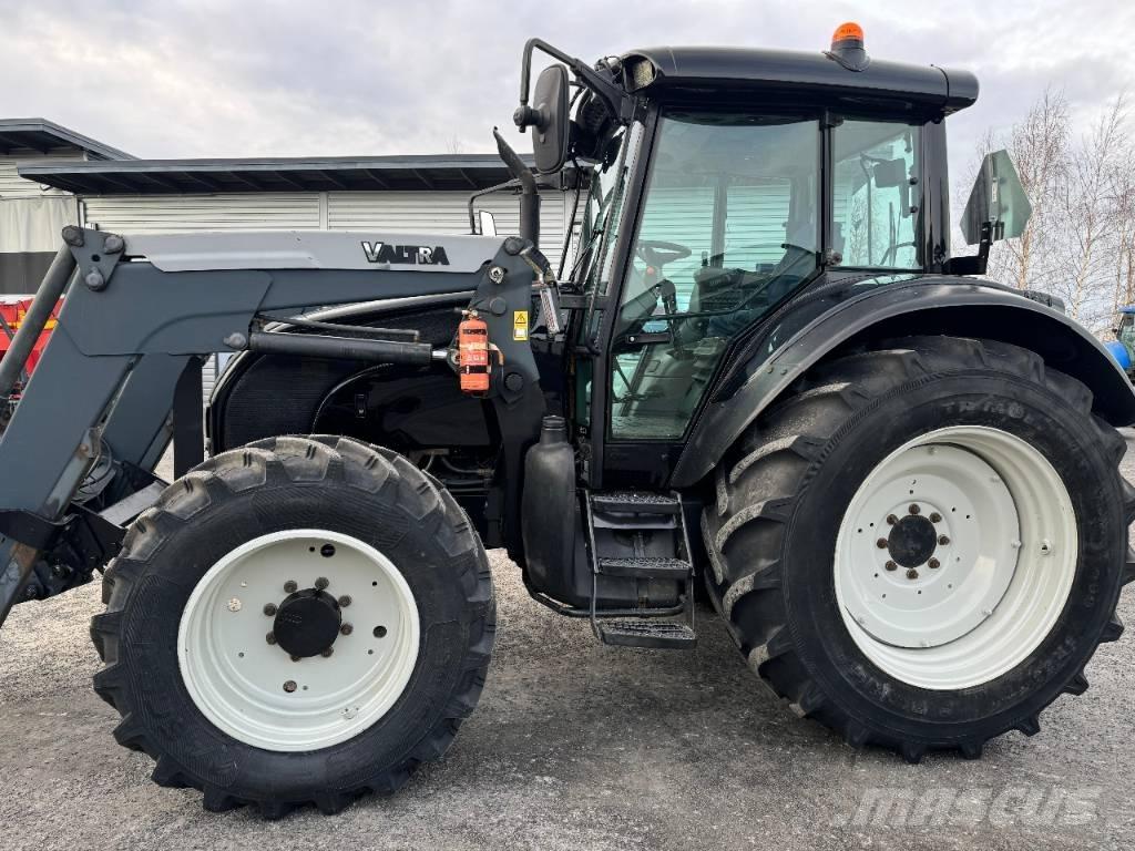 Valtra C 130 Traktorid