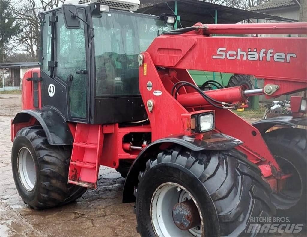 Schäffer 980T Väikelaadurid